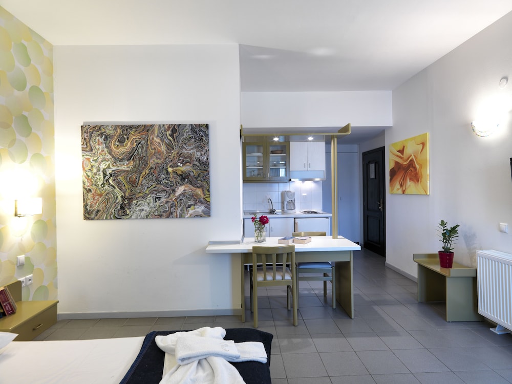 Elia Apartments 15/50