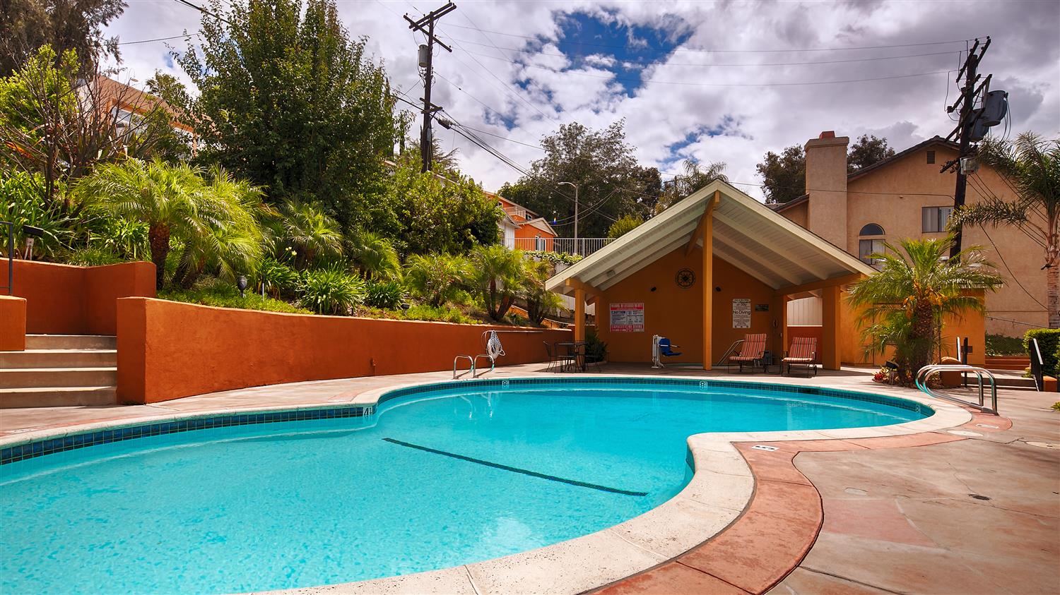 Best Western Woodland Hills Inn 36/37