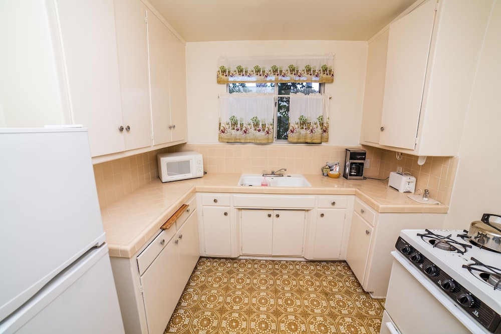 Cal Mar Hotel Suites 15/27