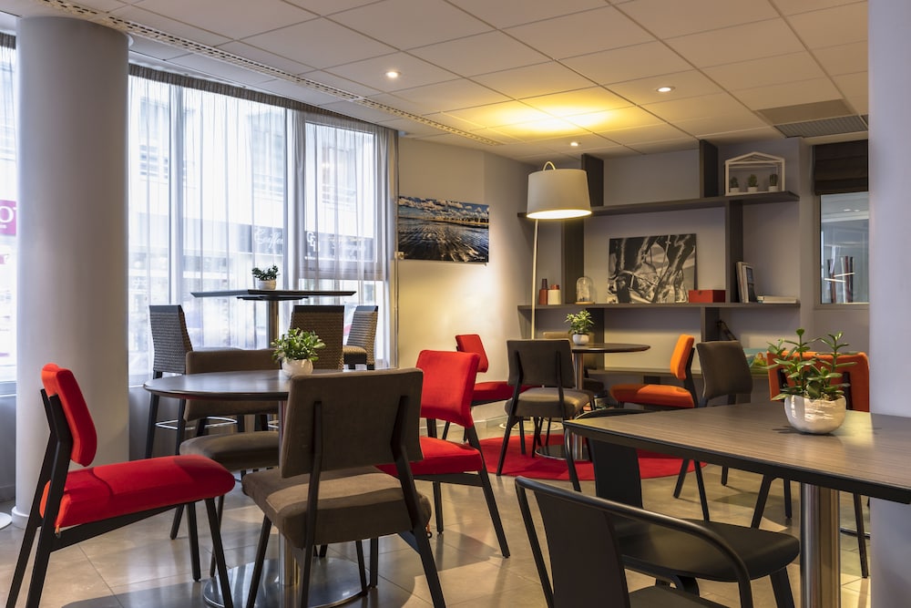 restaurant cafeteria