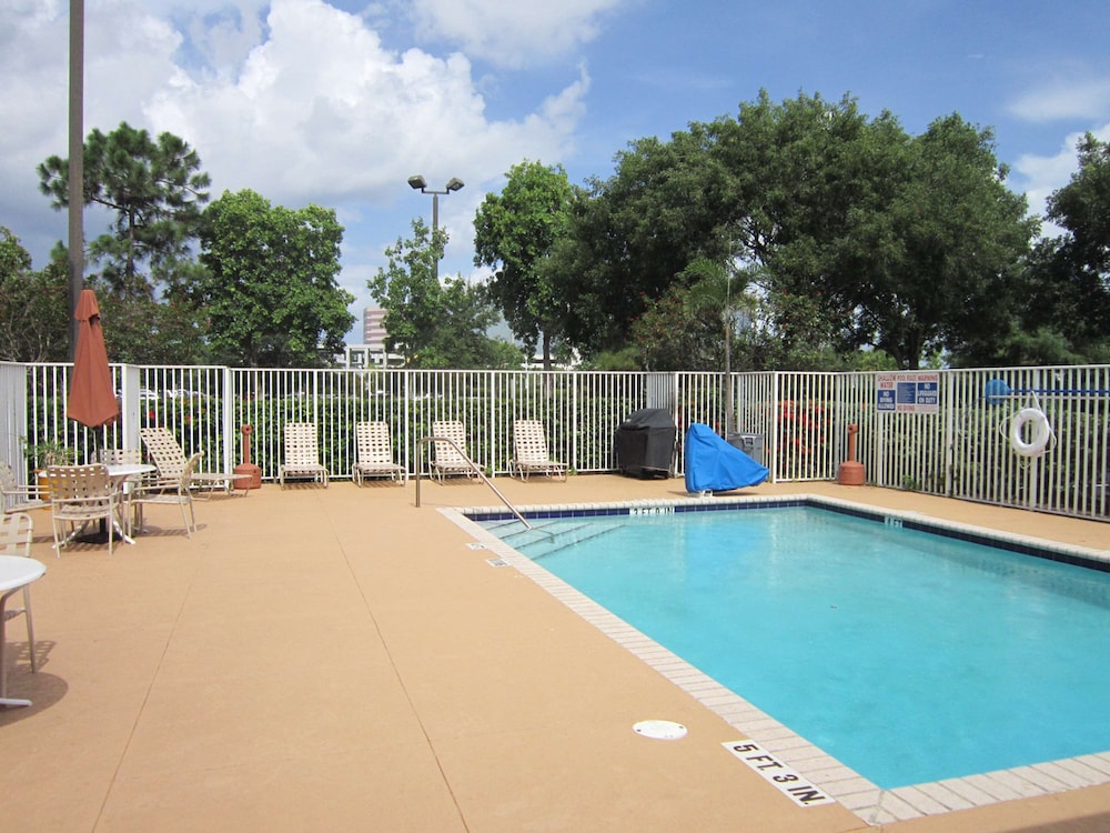 Extended Stay America Fort Lauderdale Cypress Crk 6th Way 26/48