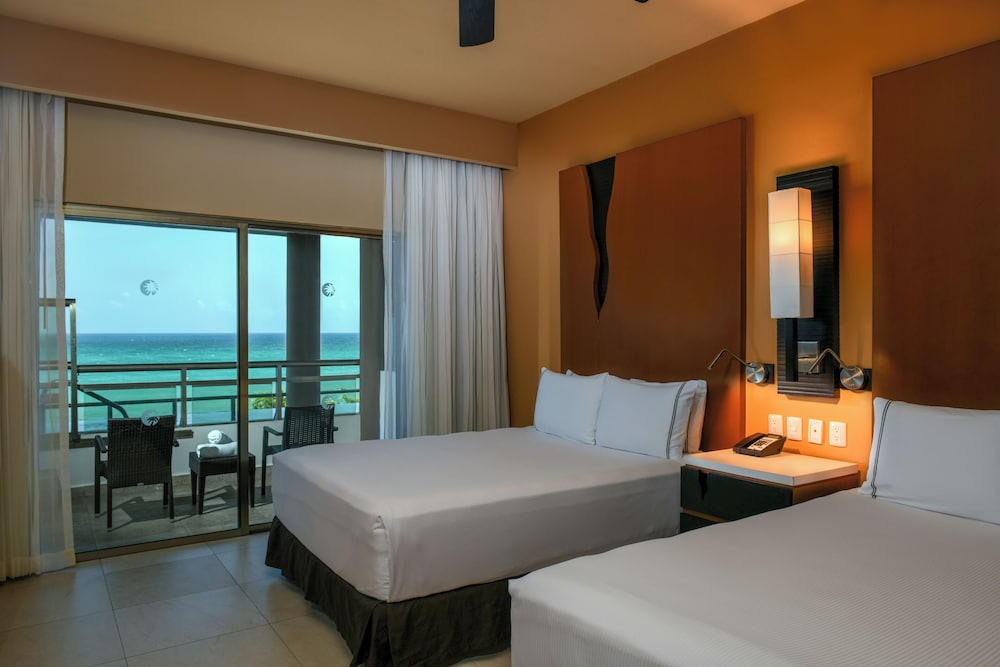 SWIM UP, SUITE, OCEAN FRONT