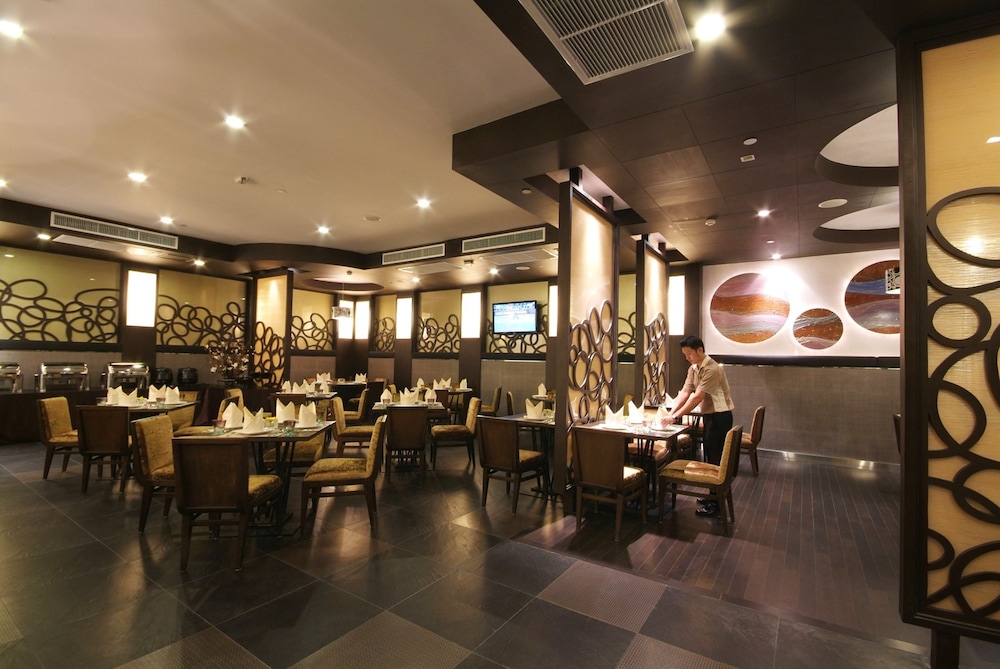 Amora Neoluxe Hotel 31/41