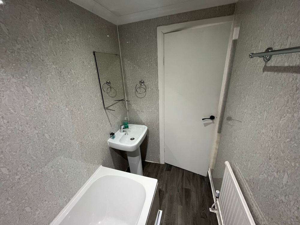 White Rose Hotel & Restaurant - Leeds 48/50