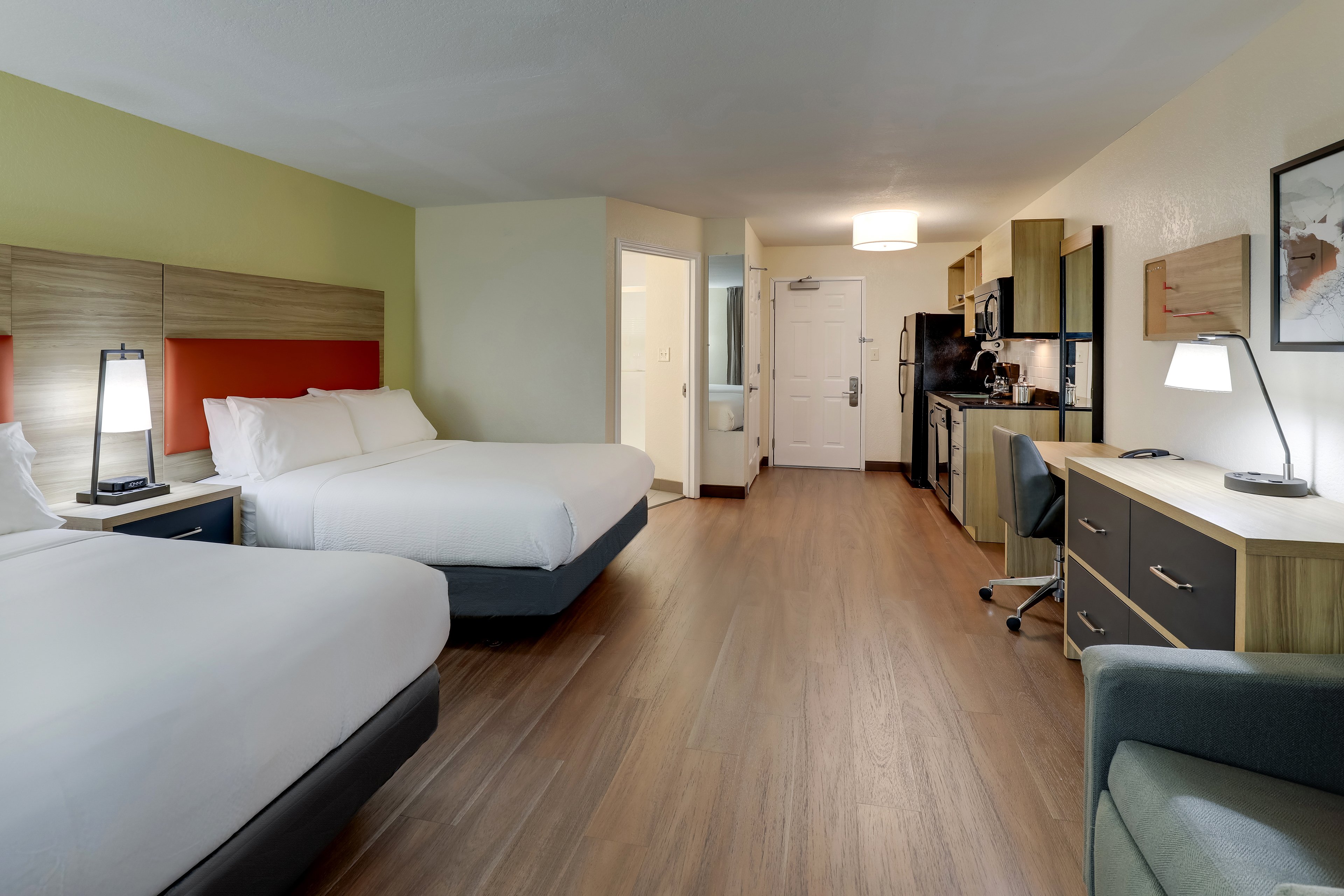 جناح استوديو بسريرين كوين، Candlewood Suites Lexington 4/10