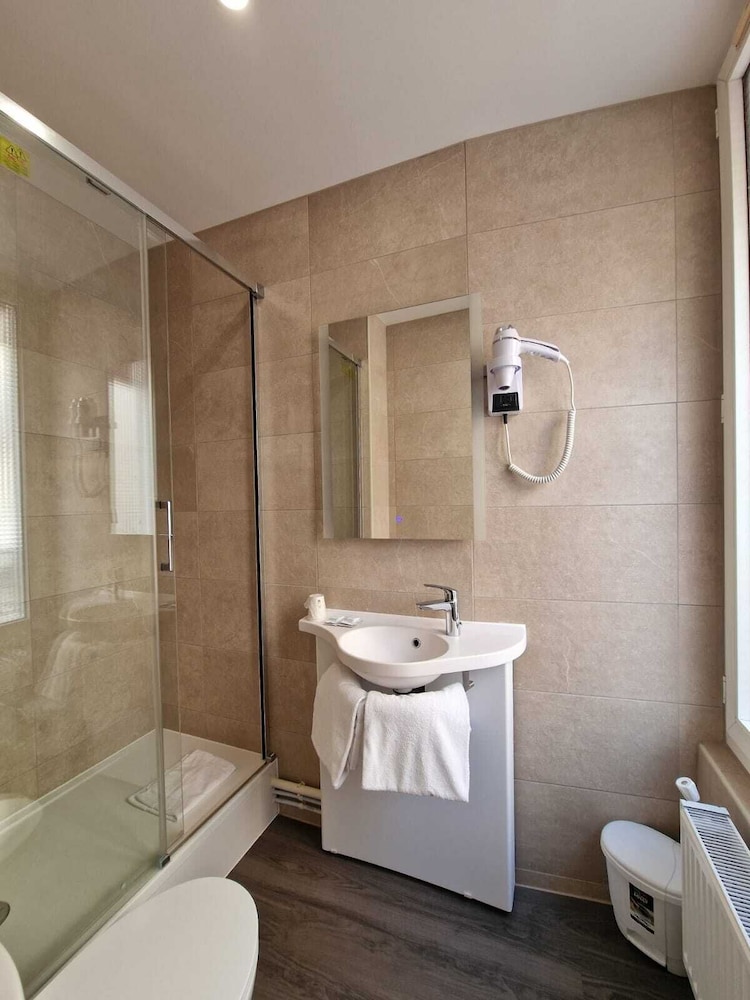 D'anjou Hotel 40/43
