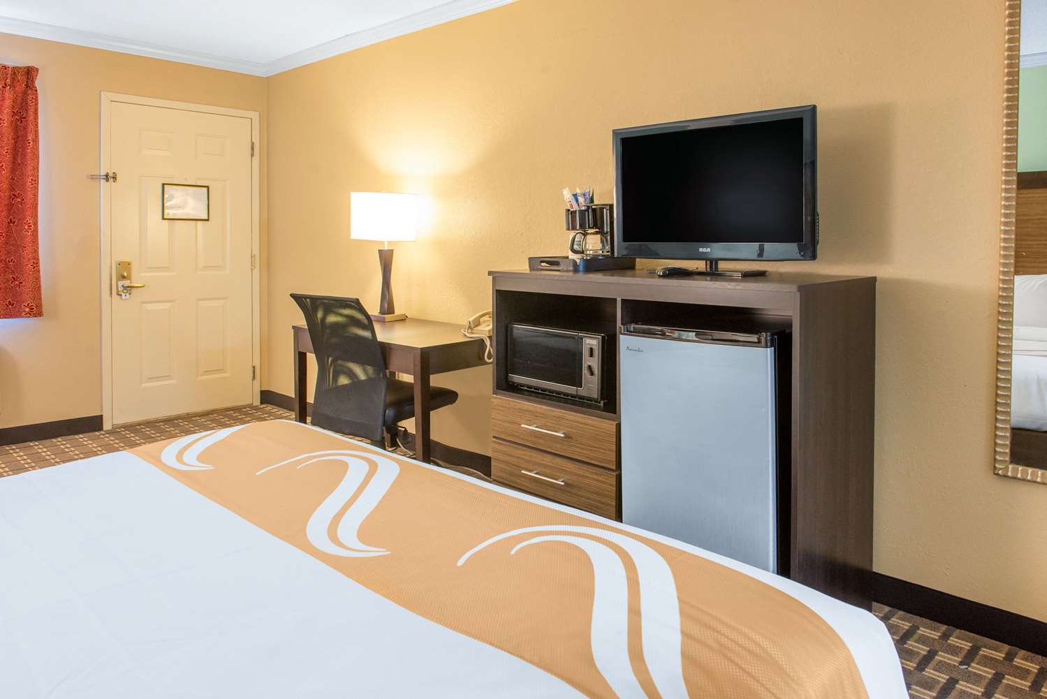غرفة بسرير كينج، Quality Inn Findlay 3/3