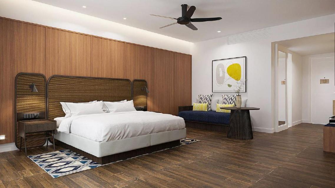 Courtyard, Premier, King Bed