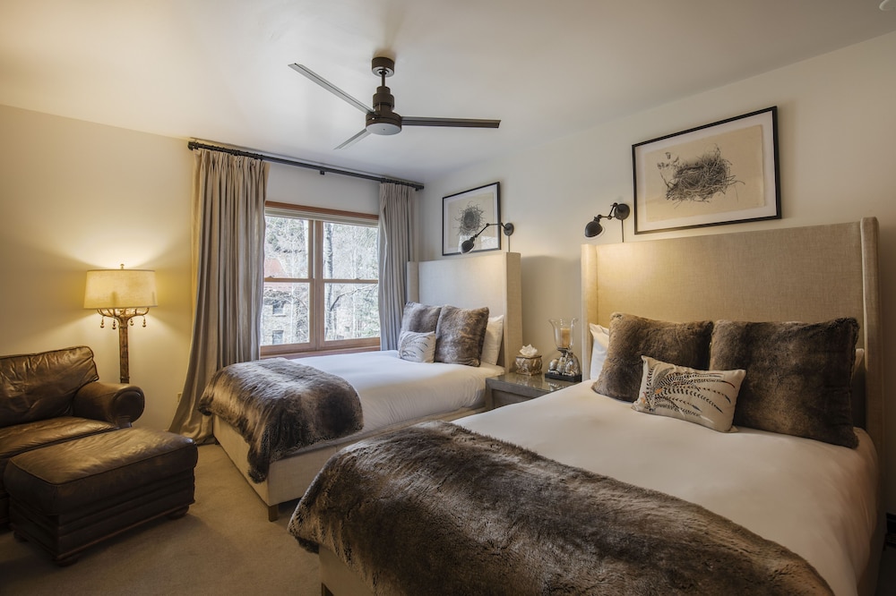 2 Bedrooms, Residence, 1 King and 2 Queen Beds, Riverside