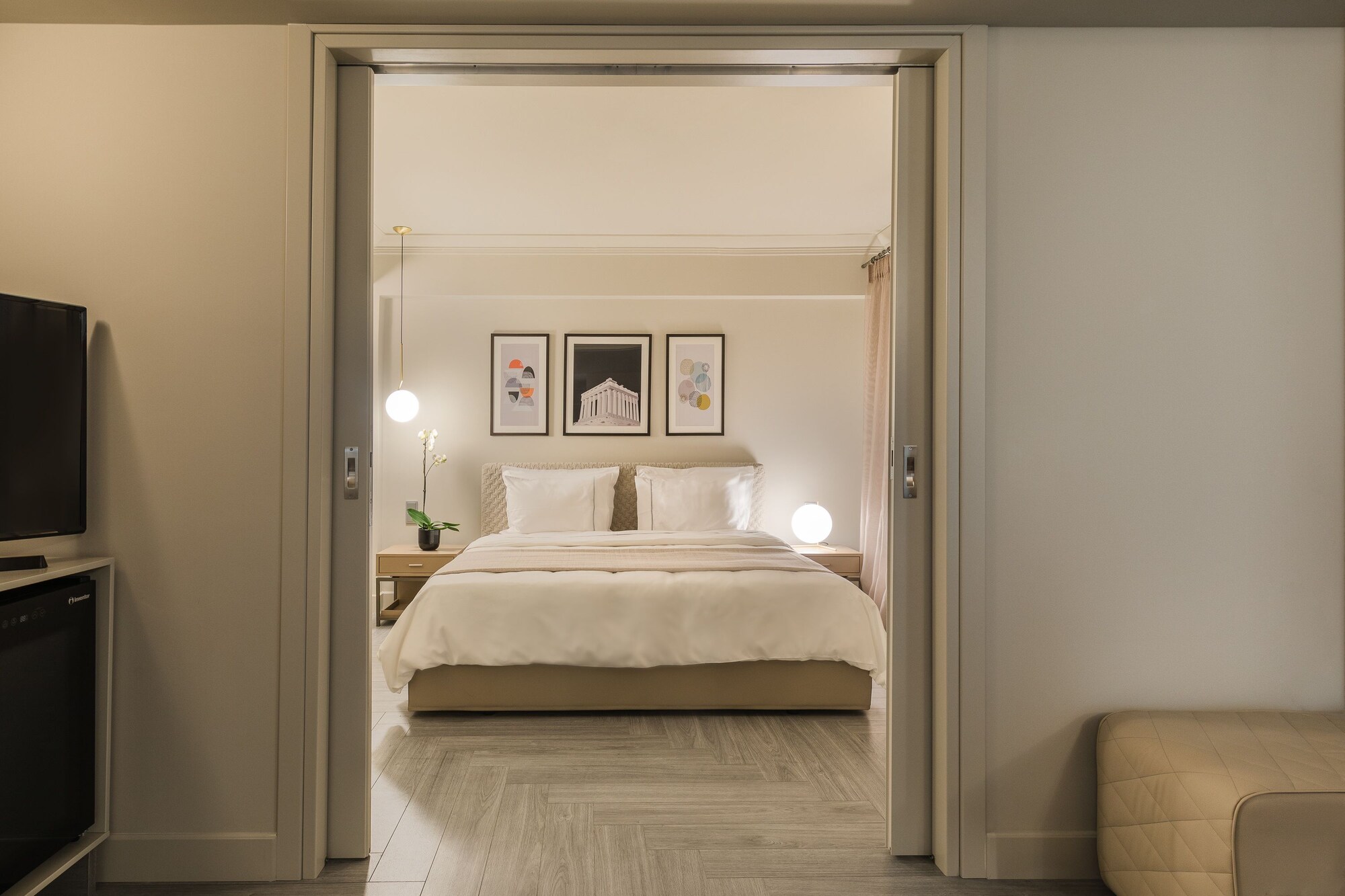 MASTER, SUITE