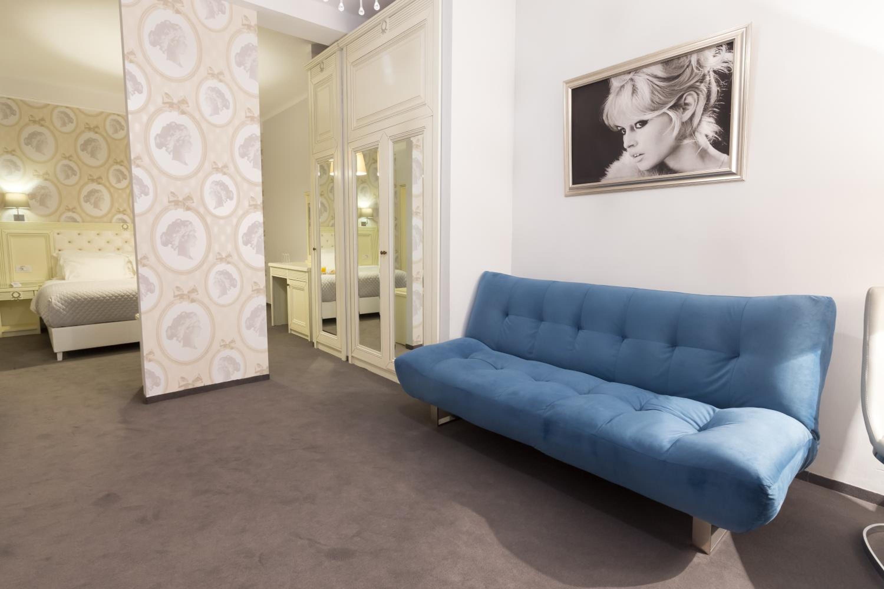 Carol Boutique & SPA ex Vila Cornelia 32/54