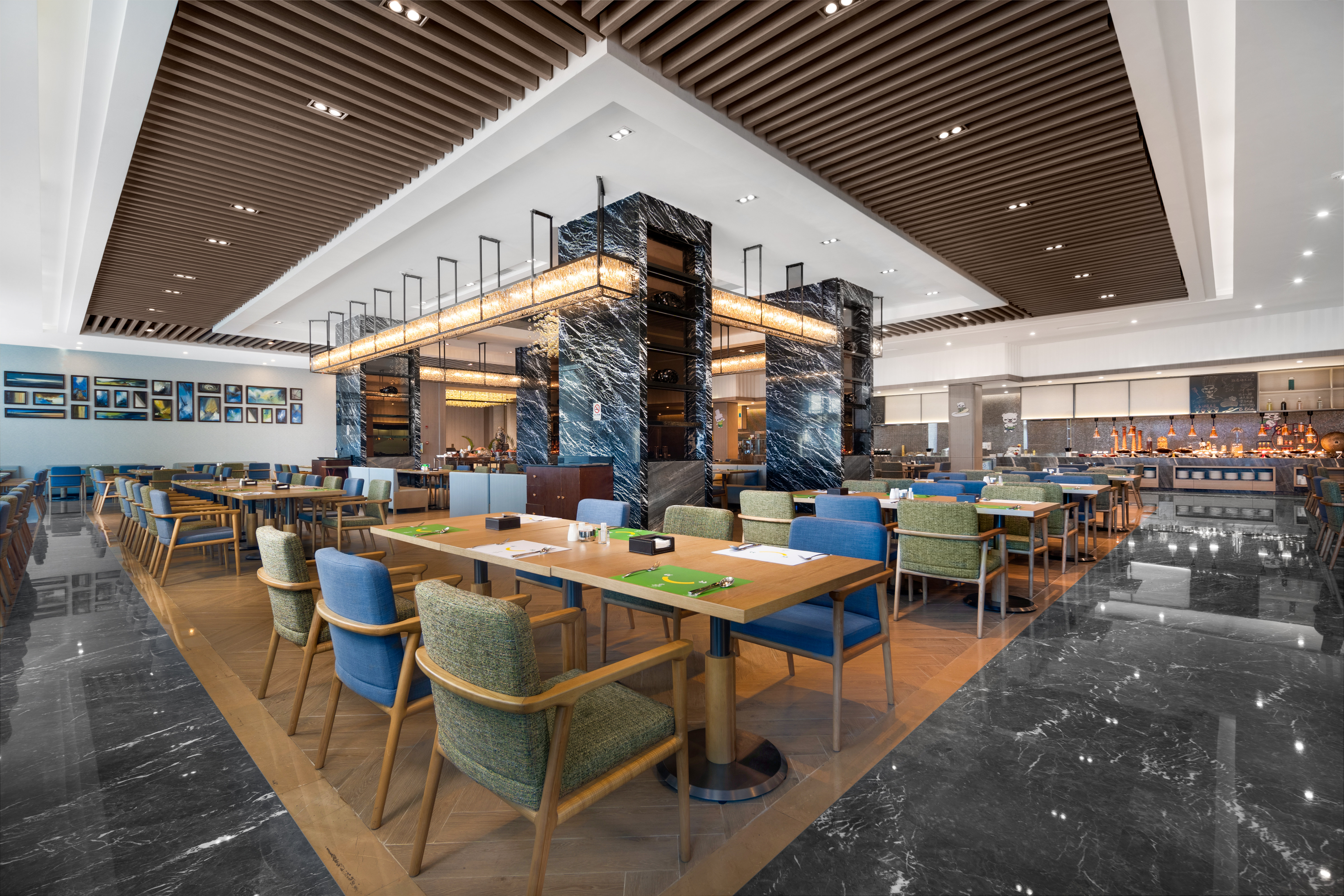 Holiday Inn FOSHAN NANHAI CENTRAL 60/81