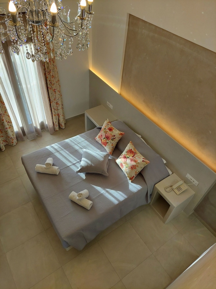Zephyros Hotel Santorini 32/50