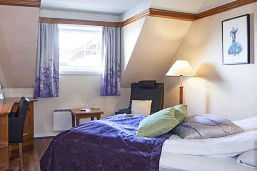 Compact, Double Bed