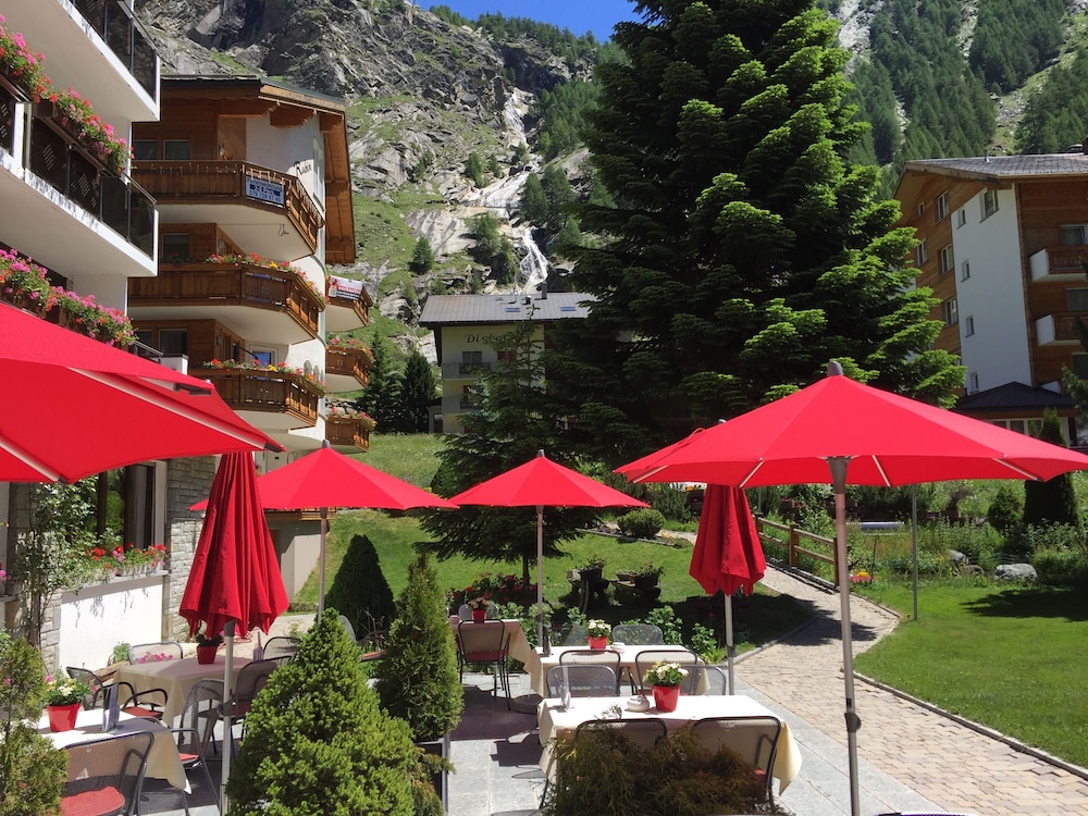 Kristall Saphir Hotel 68/74