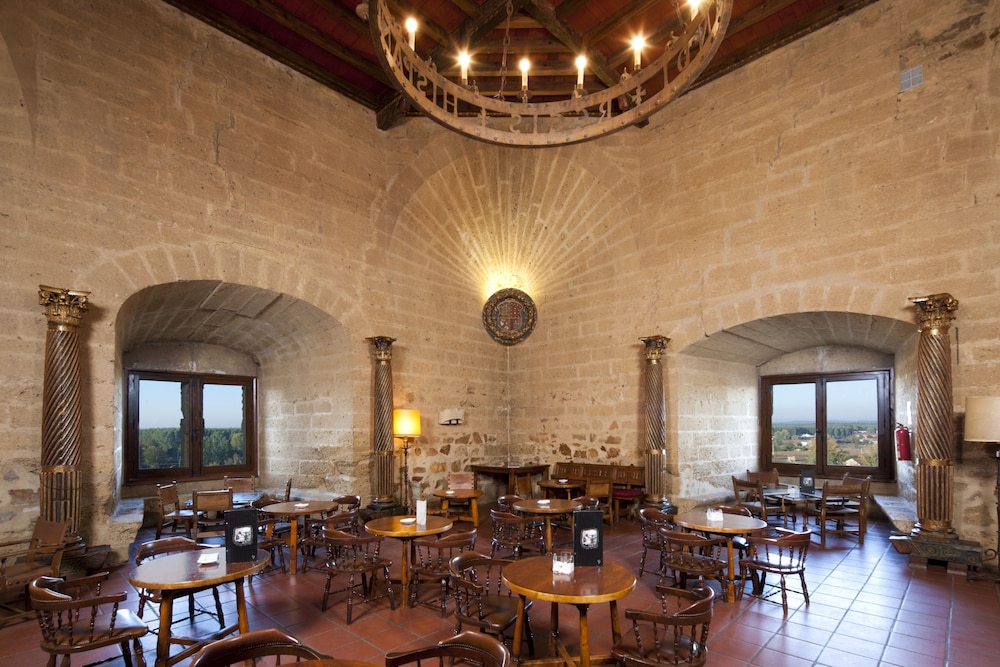 Parador De Benavente 46/63