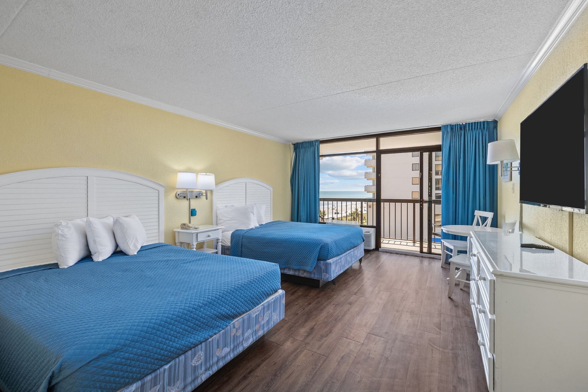 STANDARD, 2 QUEEN BEDS, OCEAN VIEW