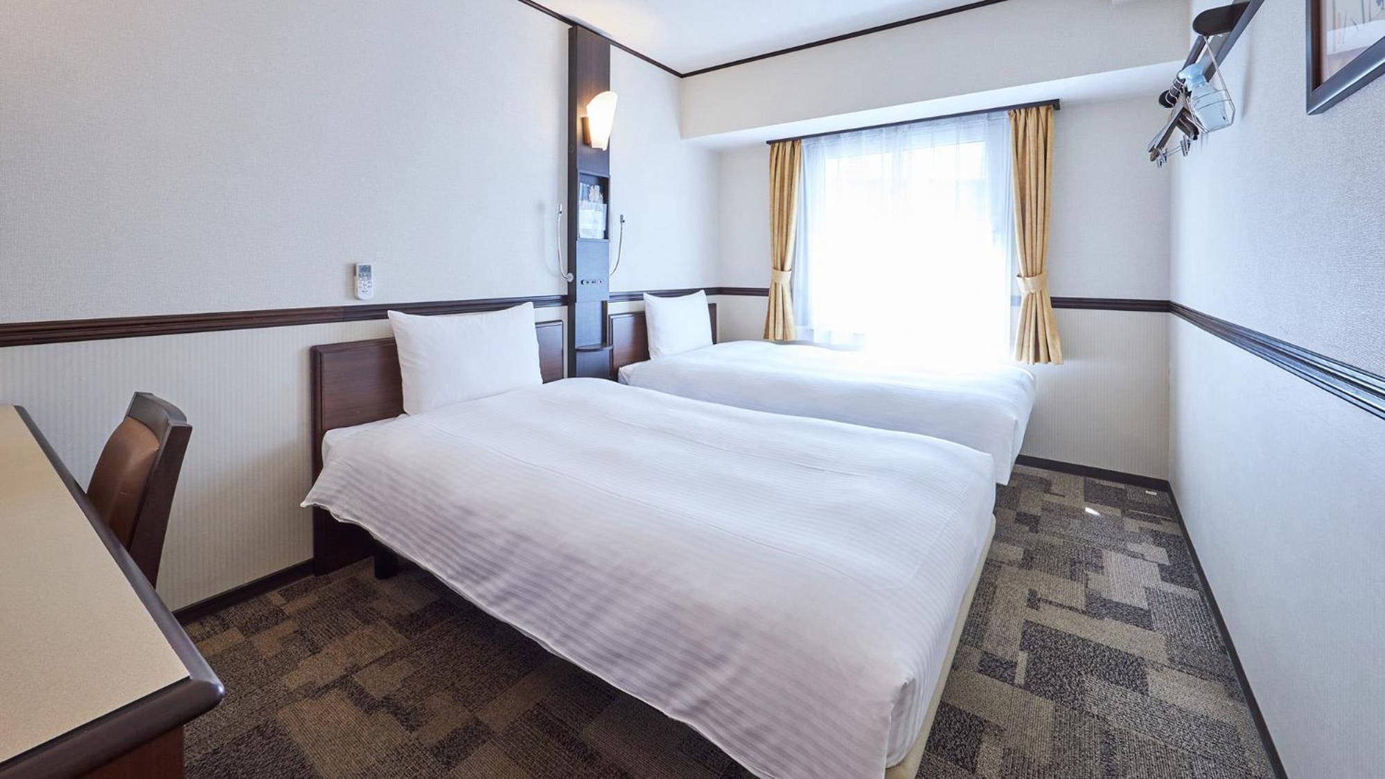 Room, Twin Beds, Smoking, Toyoko Inn Osaka Tsutenkaku Mae 10/10
