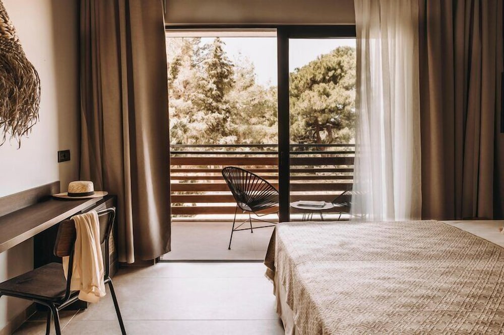 COOKS CLUB IALYSOS RHODES ADULTS ONLY in IALYSSOS
