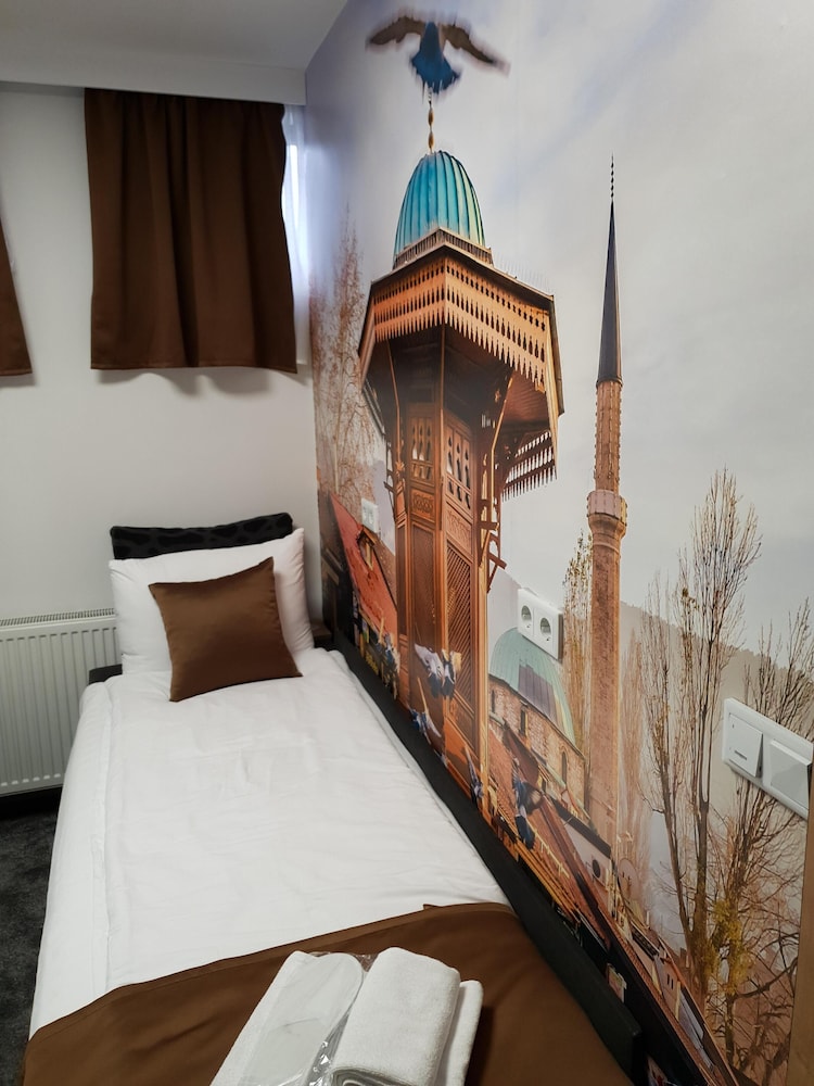 CLASSIC, TWIN BEDS