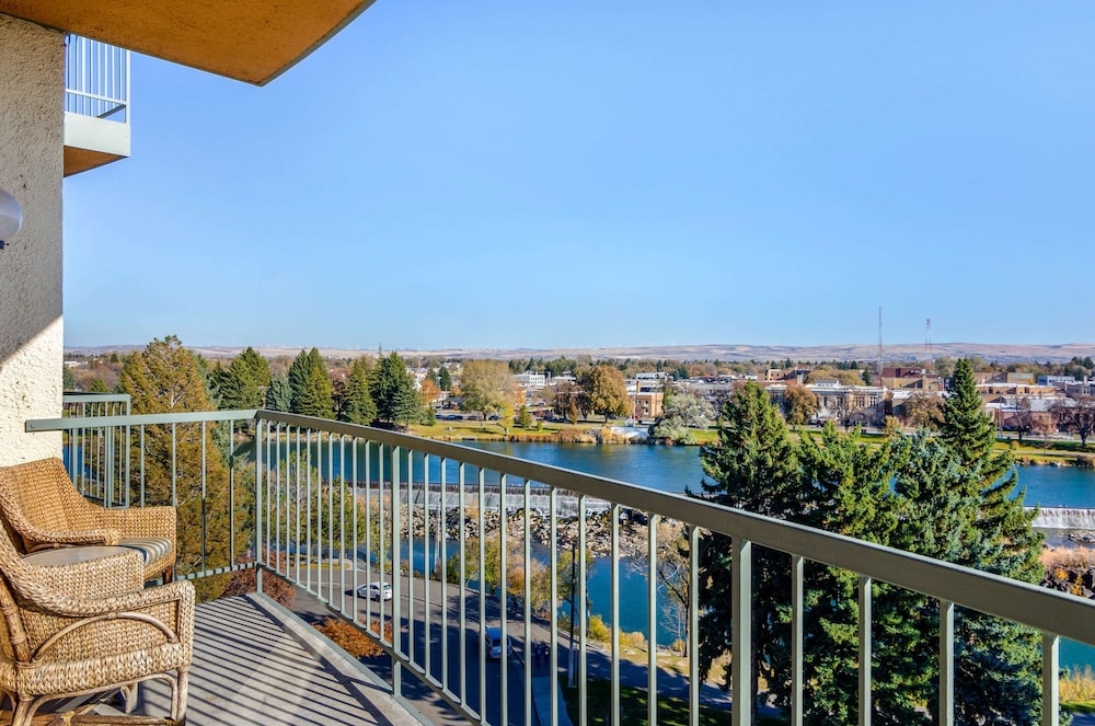 Comfort Suites Idaho Falls 2/50