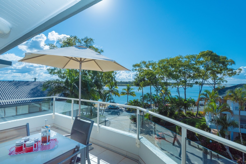 MUNNA BEACH APARTMENTS 4/66