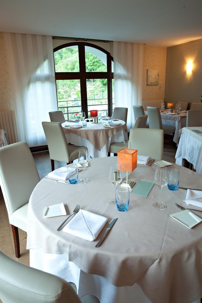 HOTEL LA RIVIERE 51/67