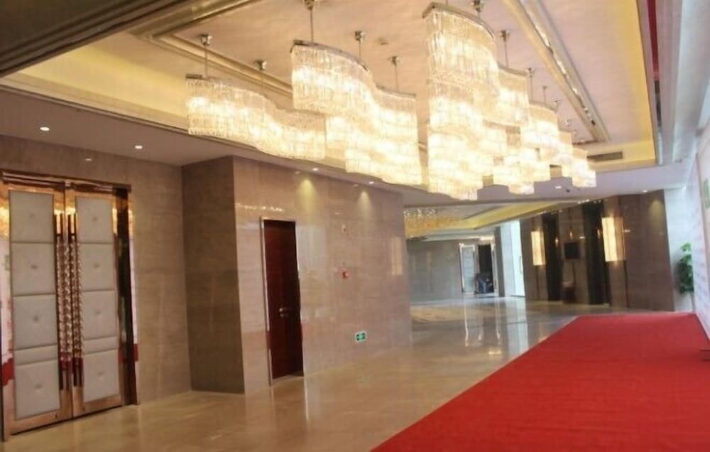 Eurasia Convention International Hotel 8/50