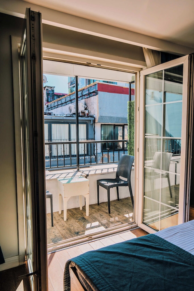 Santa Lucia Hotel 35/50