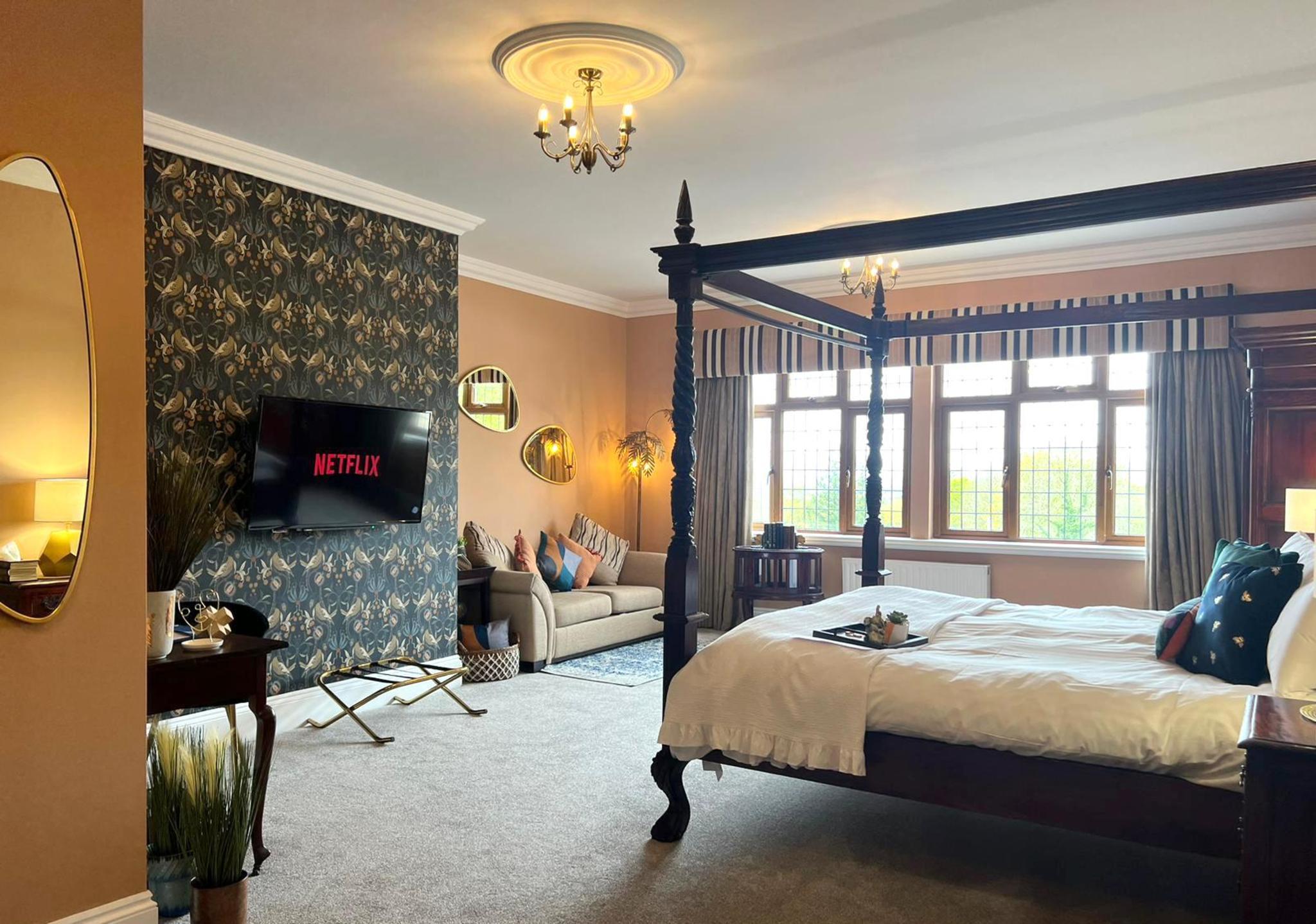 De Rougemont Manor 10/20