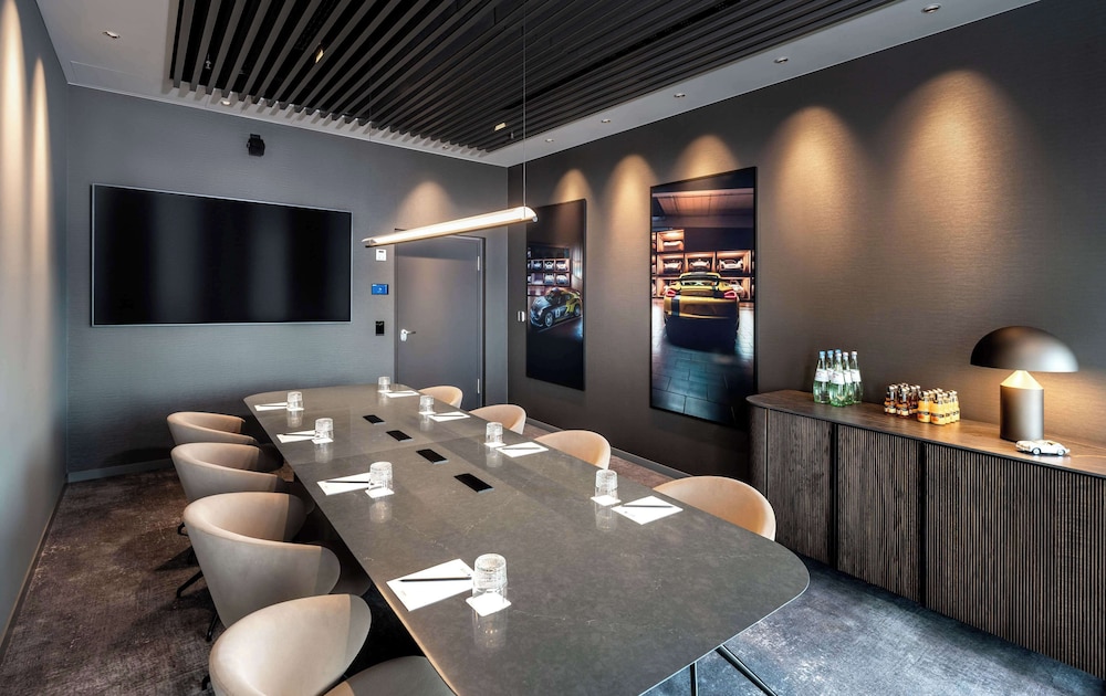 Radisson Blu Hotel at Porsche Design Tower Stuttgart 41/50