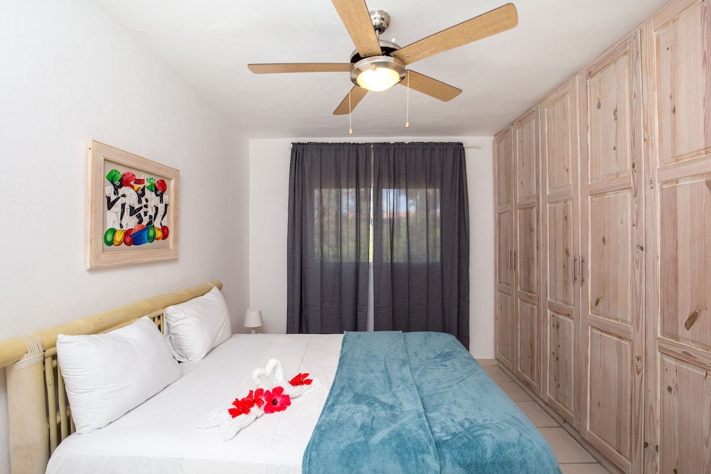 Los Corales Beach Village 38/73