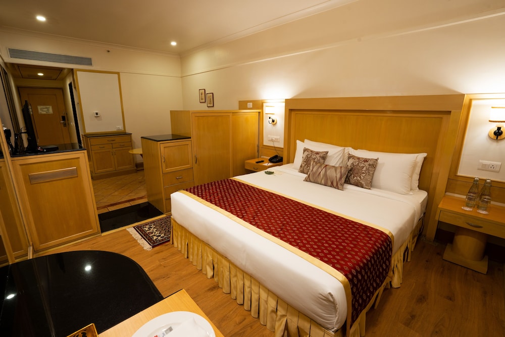 Ira By Orchid Mumbai T2 International Airport Formerly Vits Mumbai 24/55