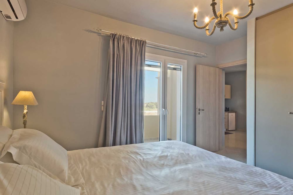 Elaia Villas 25/72