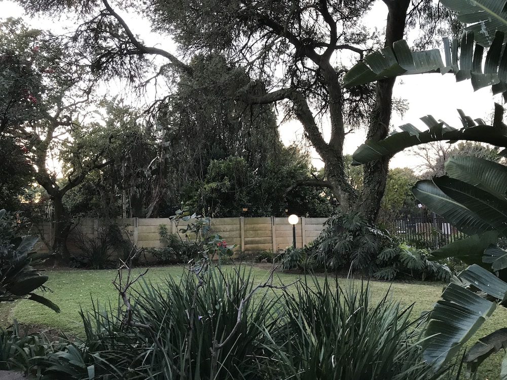 Aerotropolis Guest Lodge 37/50