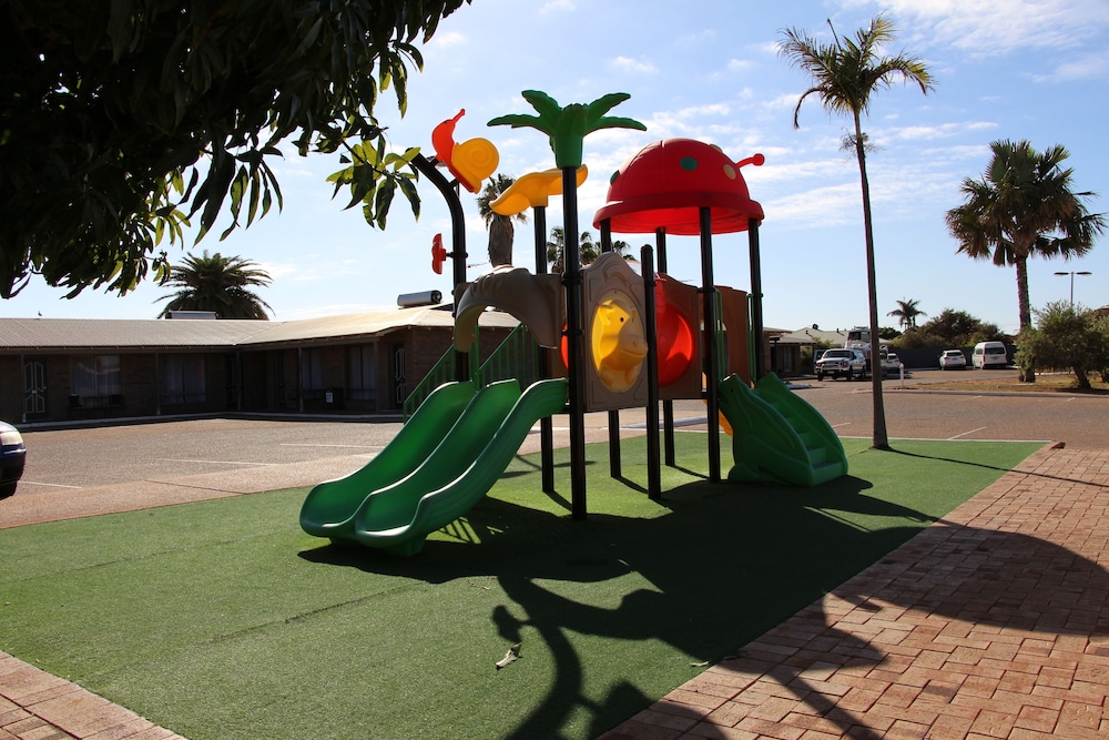 Carnarvon Motel 55/60