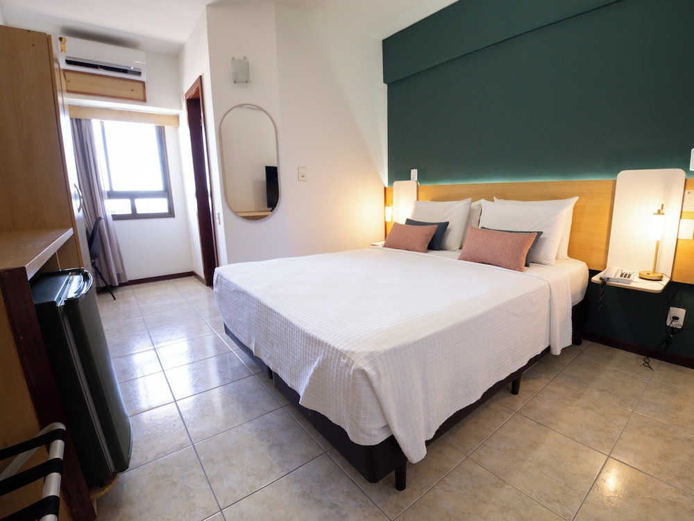 EXECUTIVE, DOUBLE OR TWIN BED, SEA VIEW