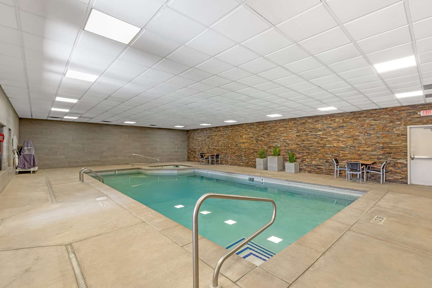 Best Western Cottontree Inn 6/18