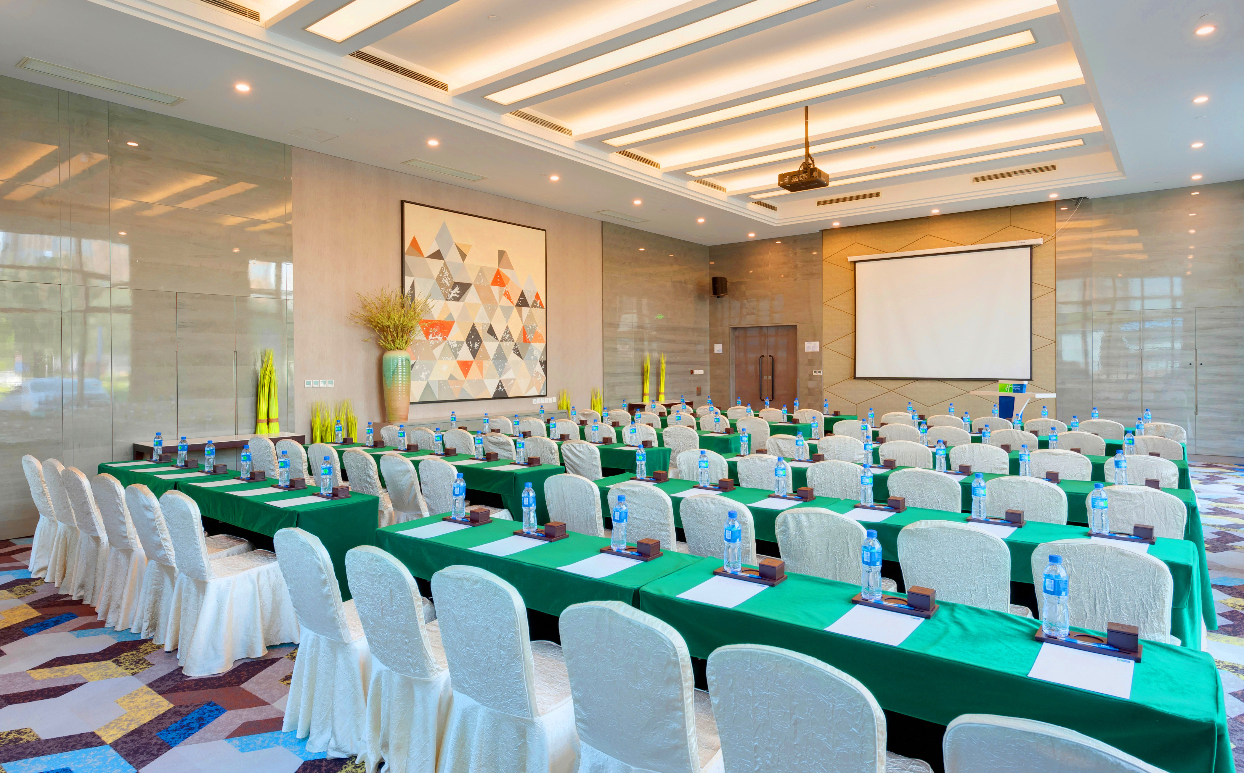 Holiday Inn Express Beijing Yizhaung 27/34