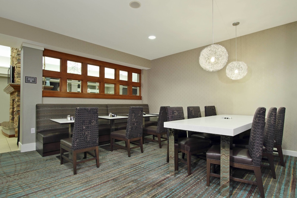 Residence Inn Phoenix Glendale Sports & Entertainment District 34/54