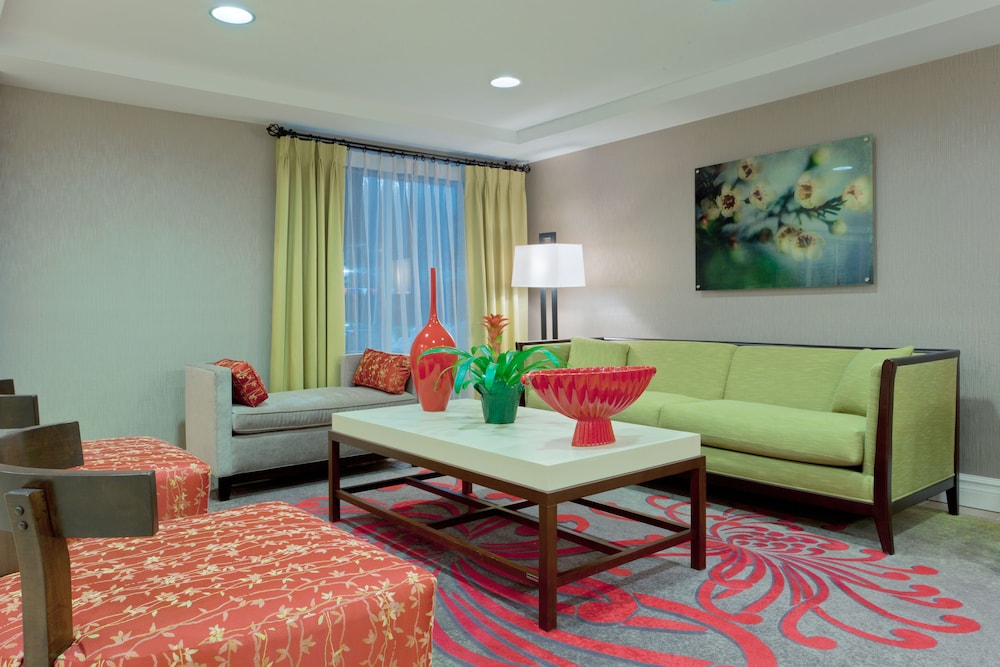 Holiday Inn Express Neptune 47/80