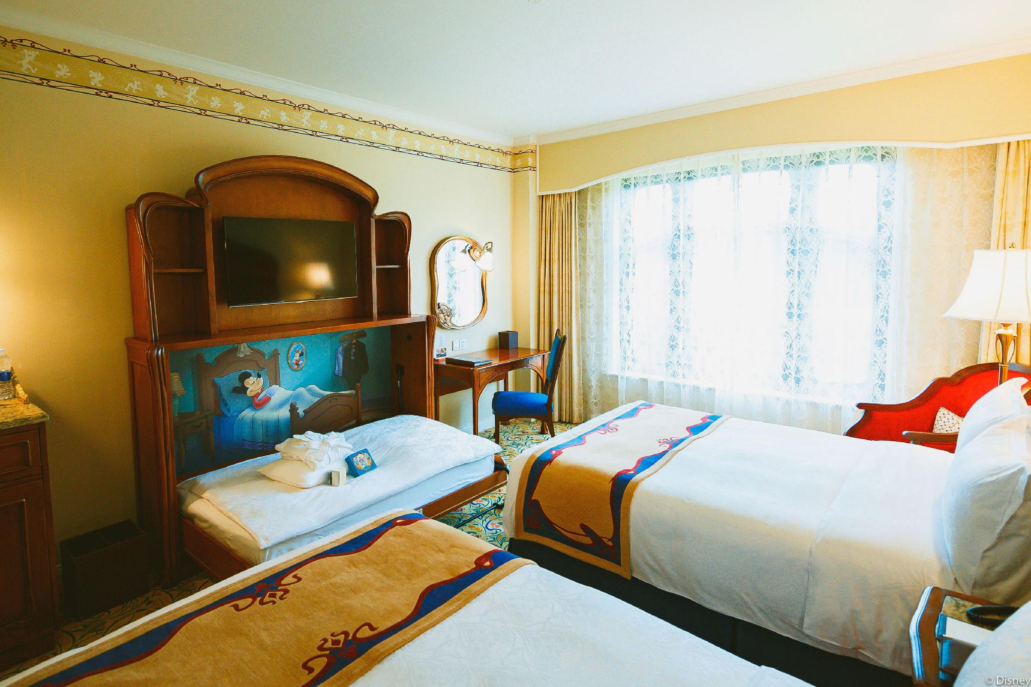 Disneyland Hotel 16/36