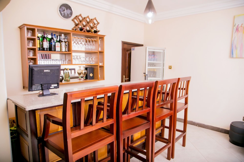 Eden Vale Hotel 37/50