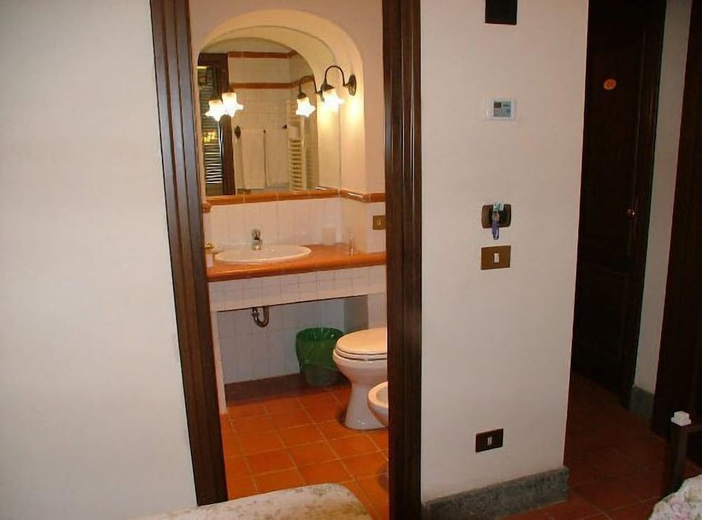 Okapi Rooms 22/22