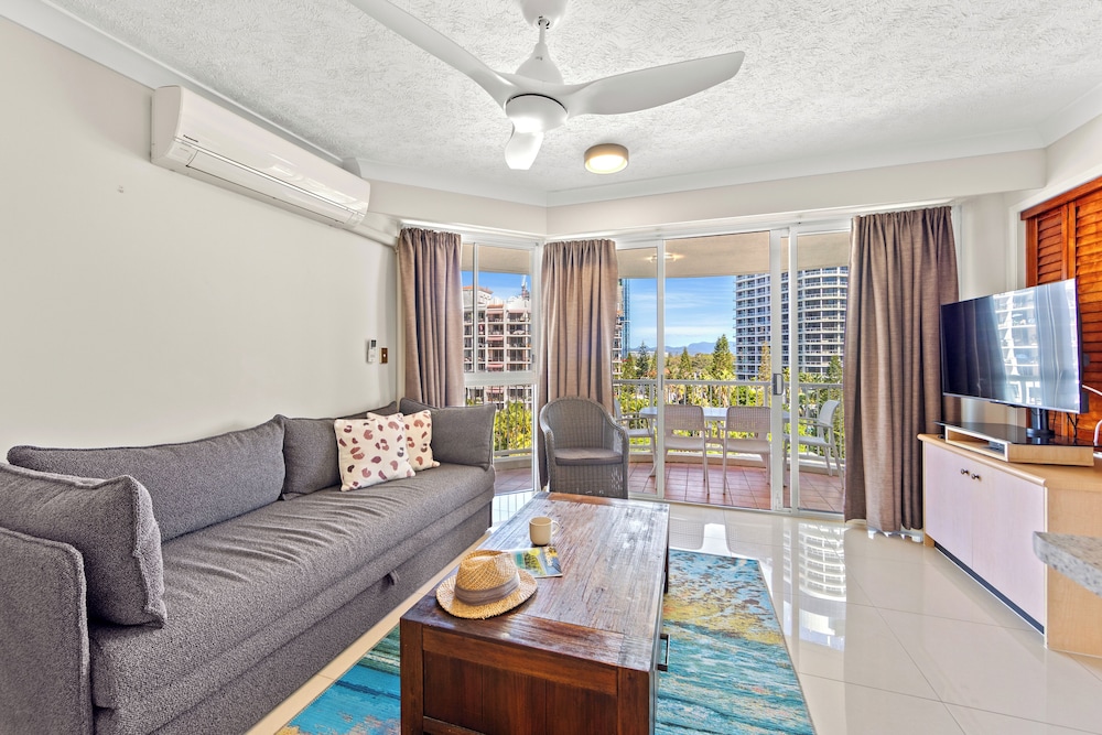 Surf Parade Resort 40/76