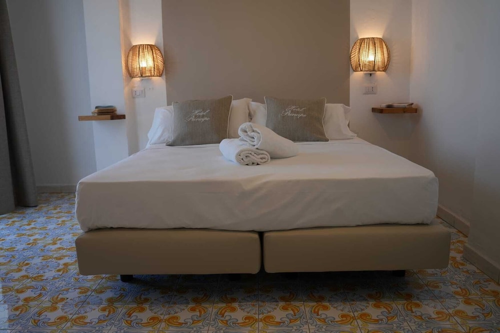 DELUXE, SEA VIEW, TERRACE