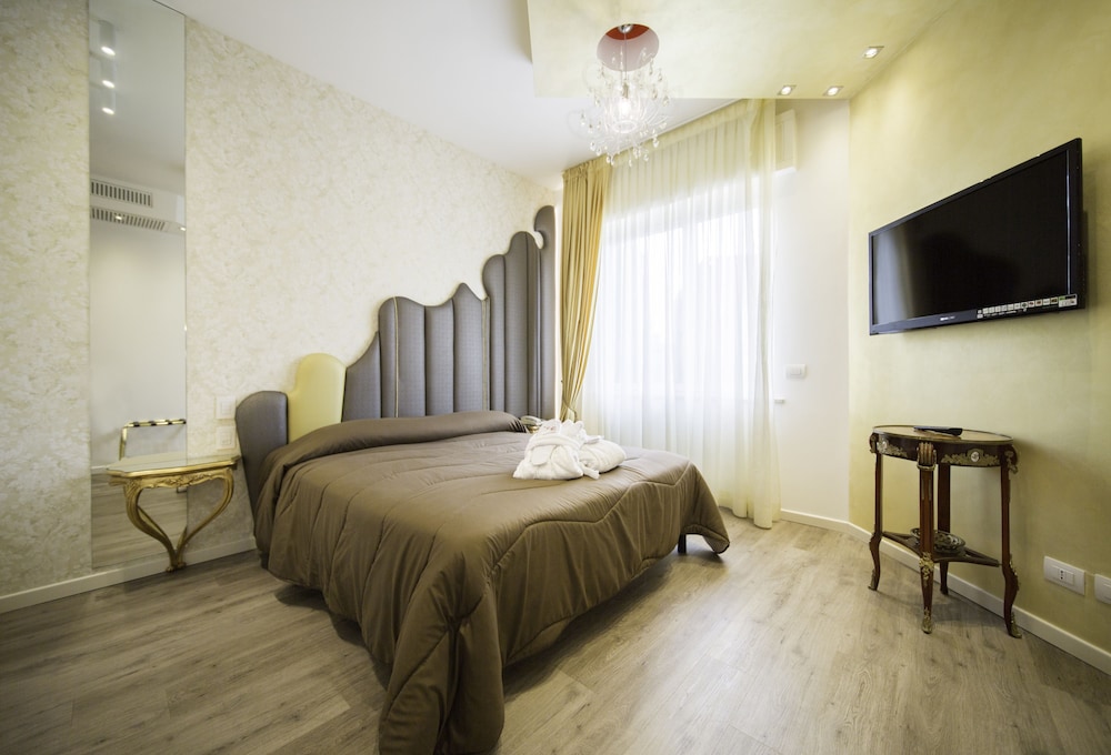 The Regent Boutique Hotel & Spa 35/67