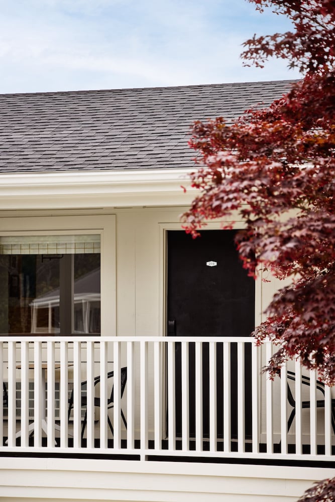 Bluebird Parker Beach Lodge 3/27