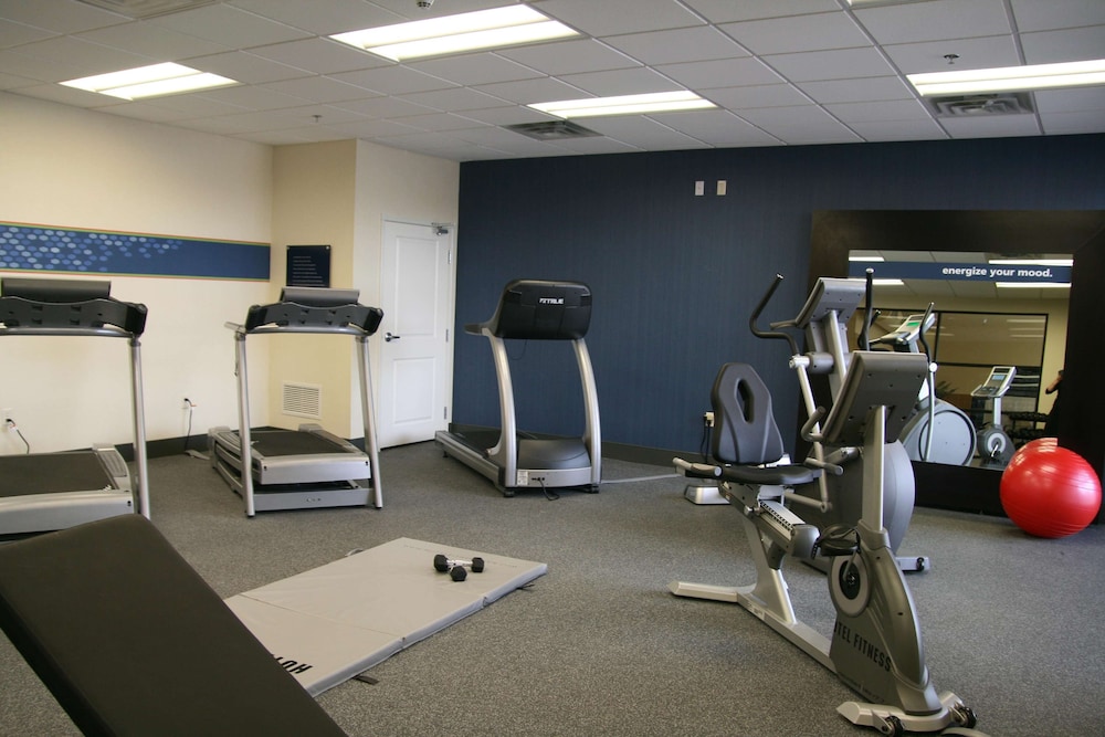 Hampton Inn Suites Pueblo North 23/42
