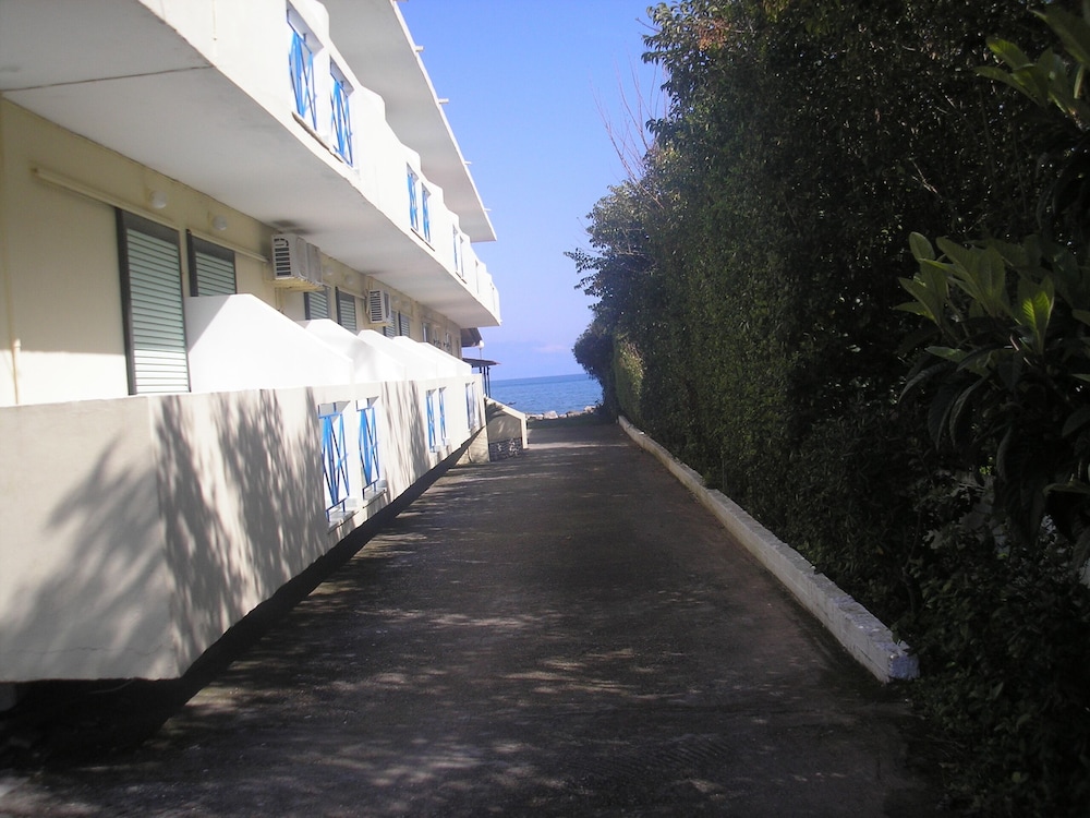 Francisco Hotel 37/39